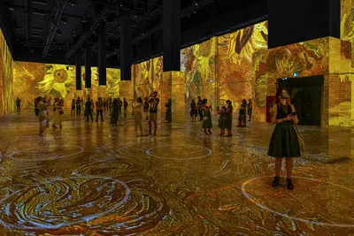 ニューヨークのImmersive Van Goghで作品を投影した会場