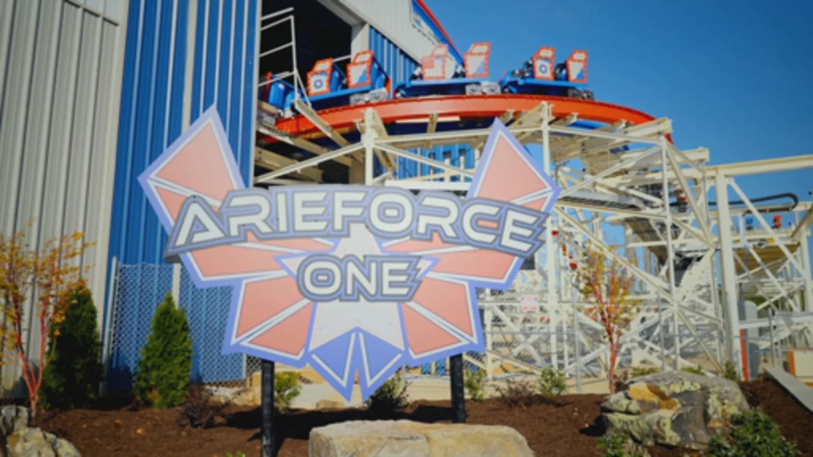 ArieForce Oneの看板とコースター